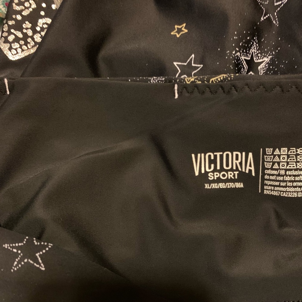 Victoria Secret 7/8 leggings. EUC, XL, small pocket in back, STARS gold & silver - Picture 3 of 3